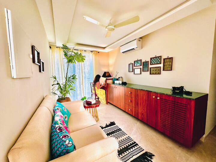 Living room image 7