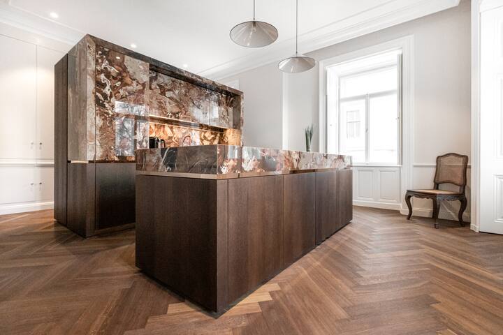 Noble Luxurious Palais gallery image 4