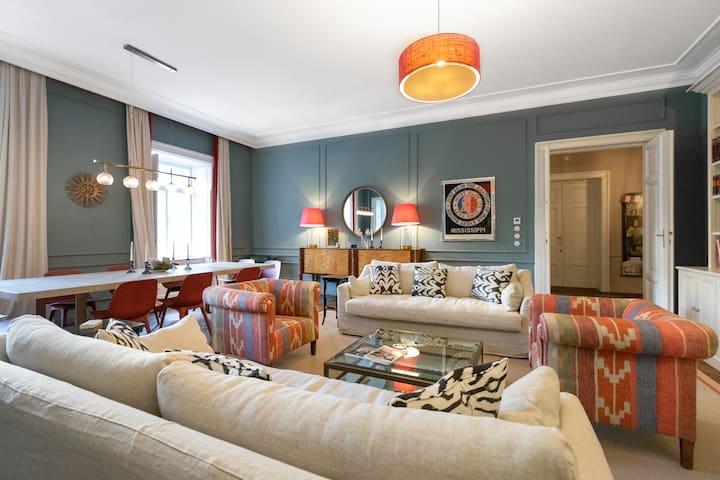 Noble Luxurious Palais