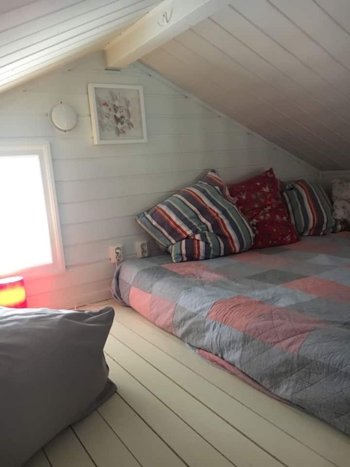 El loft con cama doble.