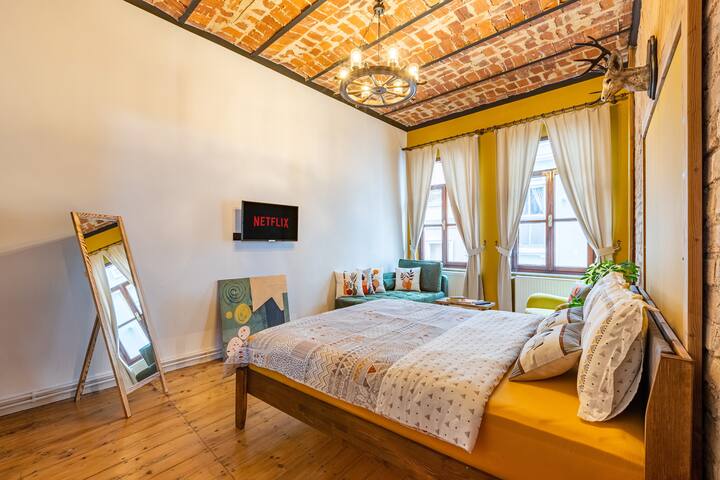 Luxury 3BR Apt. w/ Galata Tower View, A/C, Netflix gallery image 2