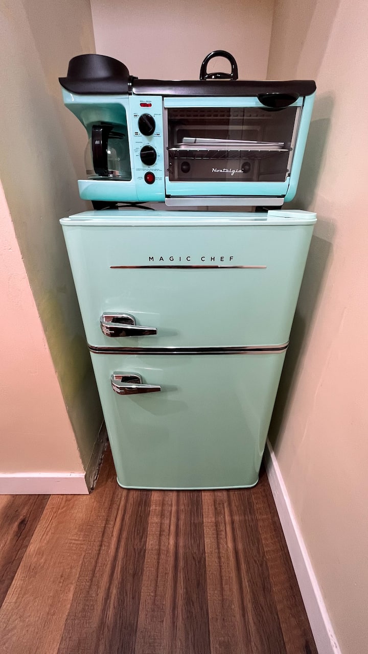 Adorable 1 Bedroom Suite With Separate Entry/patio - Los Angeles, CA