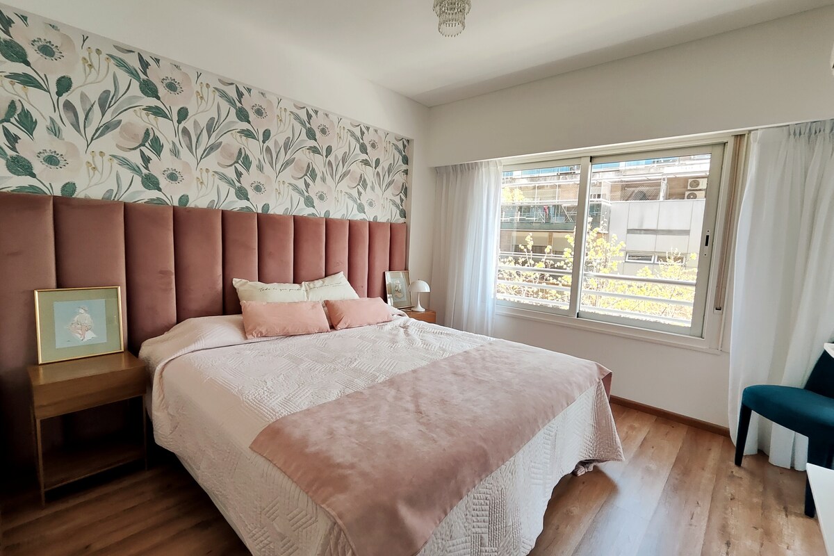 Основен суит с баня и тоалетна.