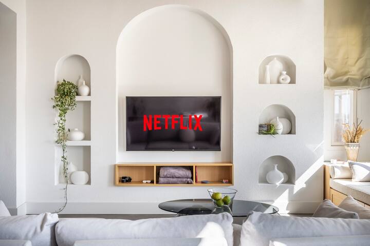 Luxurious Historical Apartment in Lively Beyoglu gallery image 2