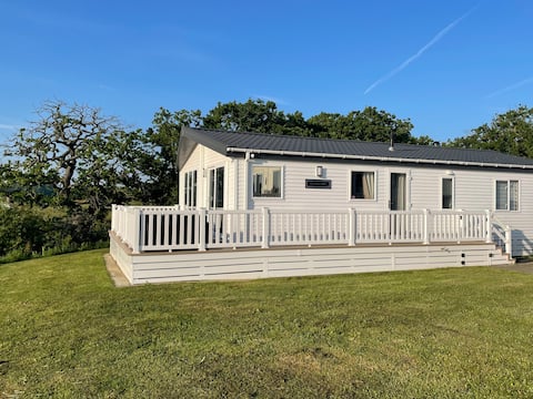 Top performing Airbnb: Isle of Wight West Cowes Thorness Bay in Calbourne, Newtown And Porchfield