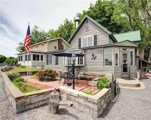 Rustic Riverside Charm & Exclusive Fishing Access!