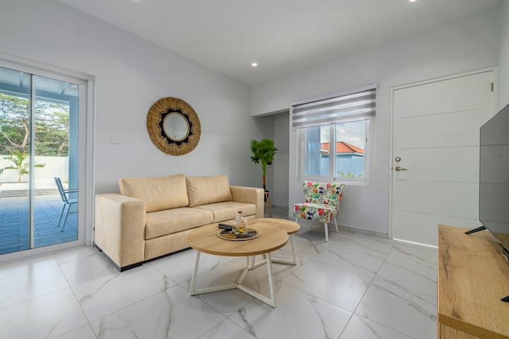 Brand New 3br 2ba W/ Private Pool Near Palm Beach - Aruba