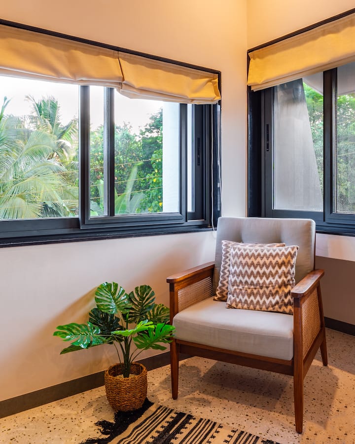 Living room image 8