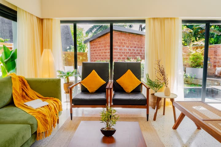 Living room image 7