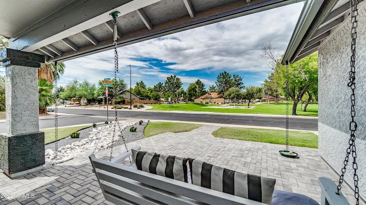 Lux  Dt Gilbert/chandler W/ Pool Table-pool-park - Gilbert, AZ