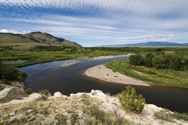 Cozy, clean, comfortable. In town with zero chores - Cottages for Rent in  Three Forks, Montana, United States - Airbnb