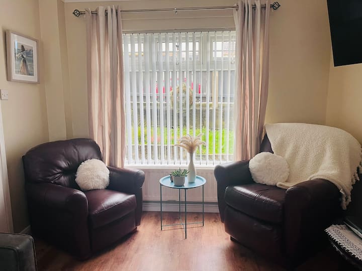 Ivy On The Foyle.  Entire Home Available. - County Donegal