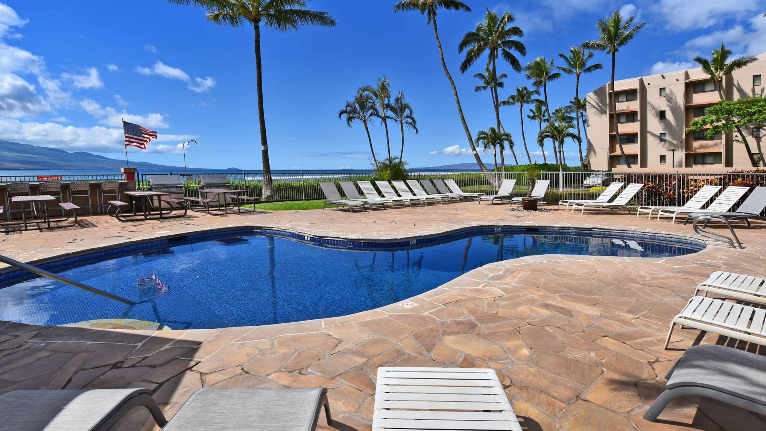 Condo in Wailuku · ★4.97 · Studio · 1 bed · 1 private bath - Image 17