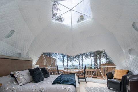 Glamping plus, lake front, hot tub, private