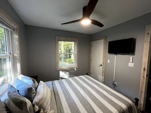 Quiet 3 bedroom wooded home in Baileys Harbor