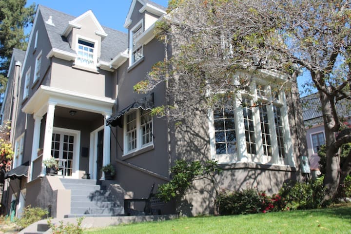 Comfortable Family-Friendly Home gallery image 3