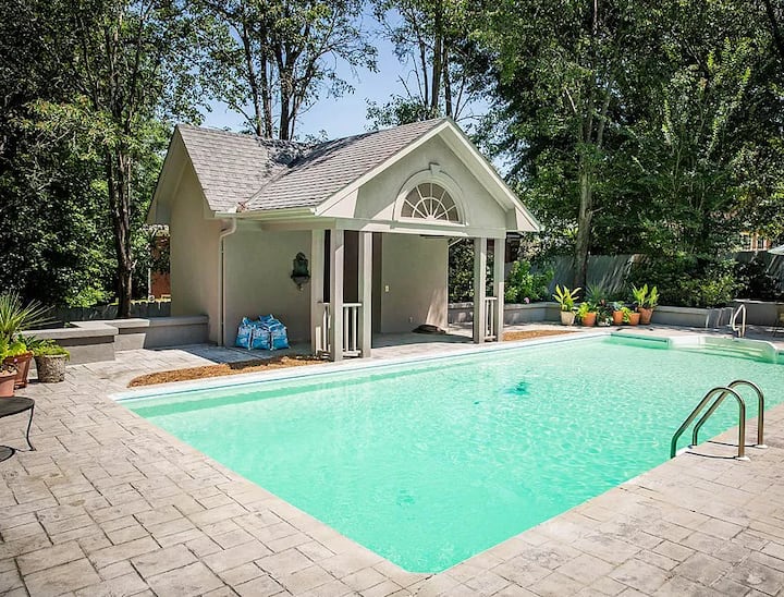 Massive 5000sqft3 LivingRoom, Close to Ft Benning Vacation homes for