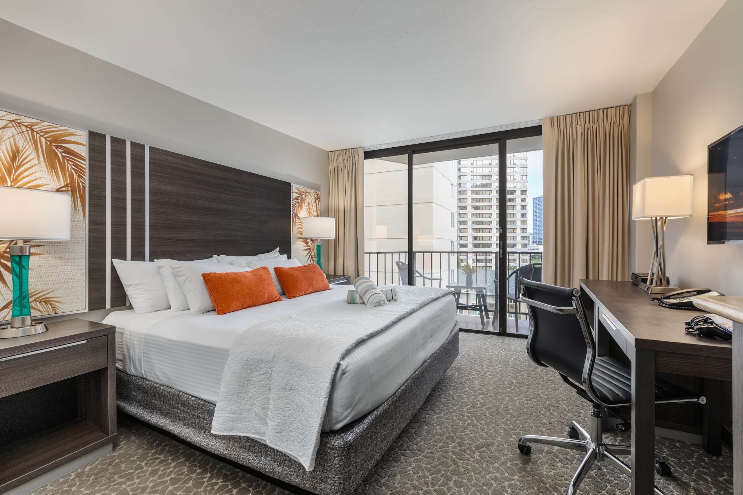 Condo in Honolulu · ★4.76 · 1 bedroom · 1 bed · 1 shared bath - Image 1