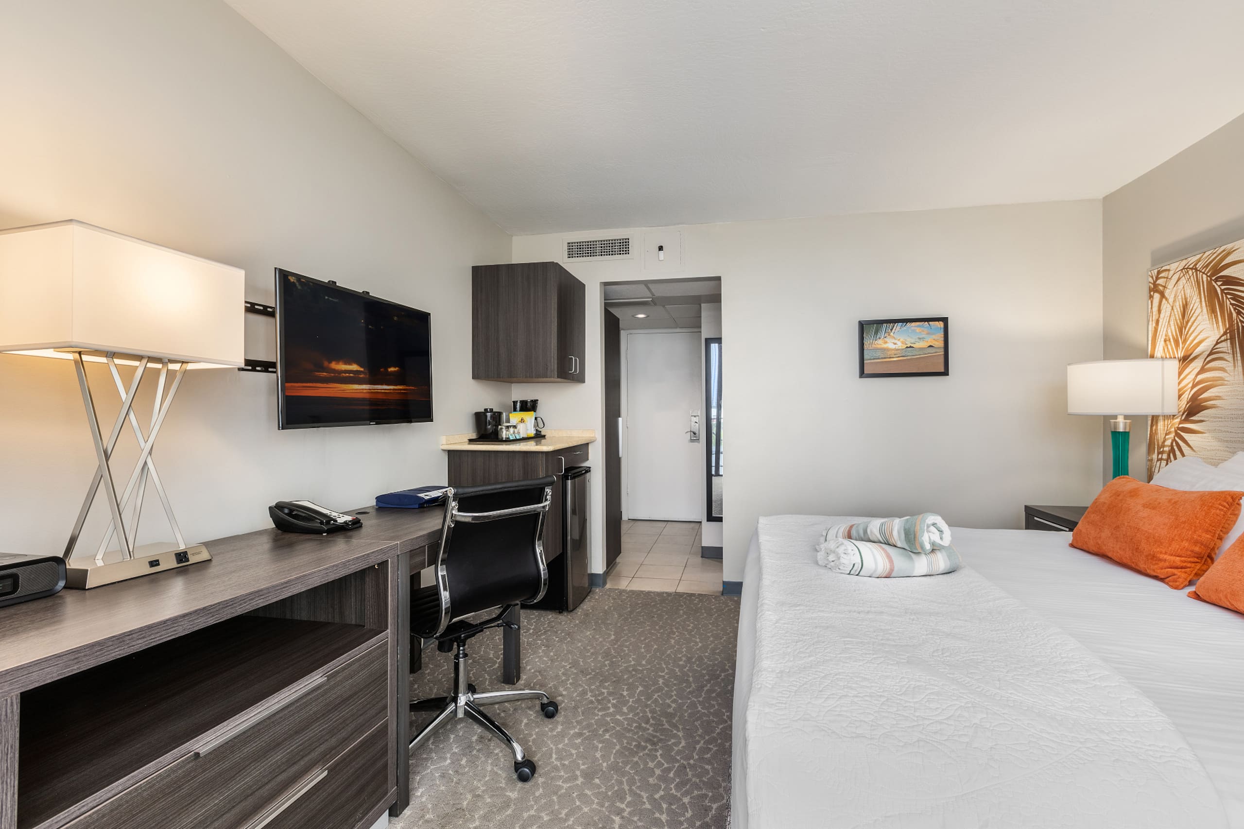Condo in Honolulu · ★4.76 · 1 bedroom · 1 bed · 1 shared bath - Image 2