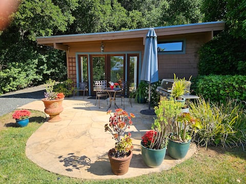 The studio at Sarahills Vineyards