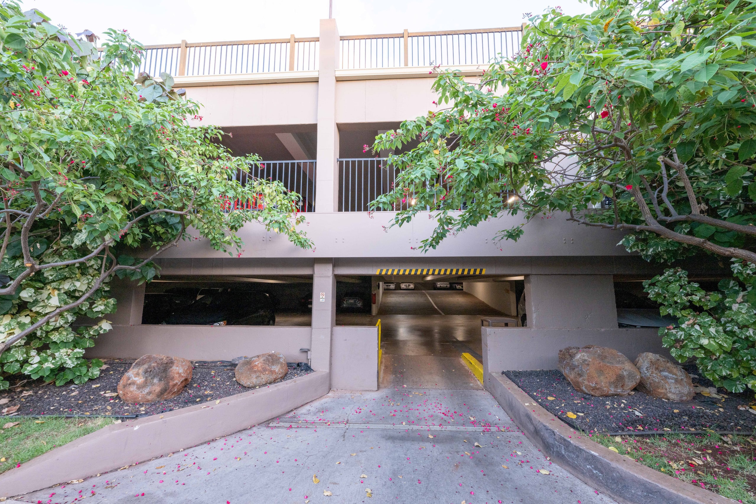 Condo in Lahaina · ★4.93 · 1 bedroom · 3 beds · 1 private bath - Image 34