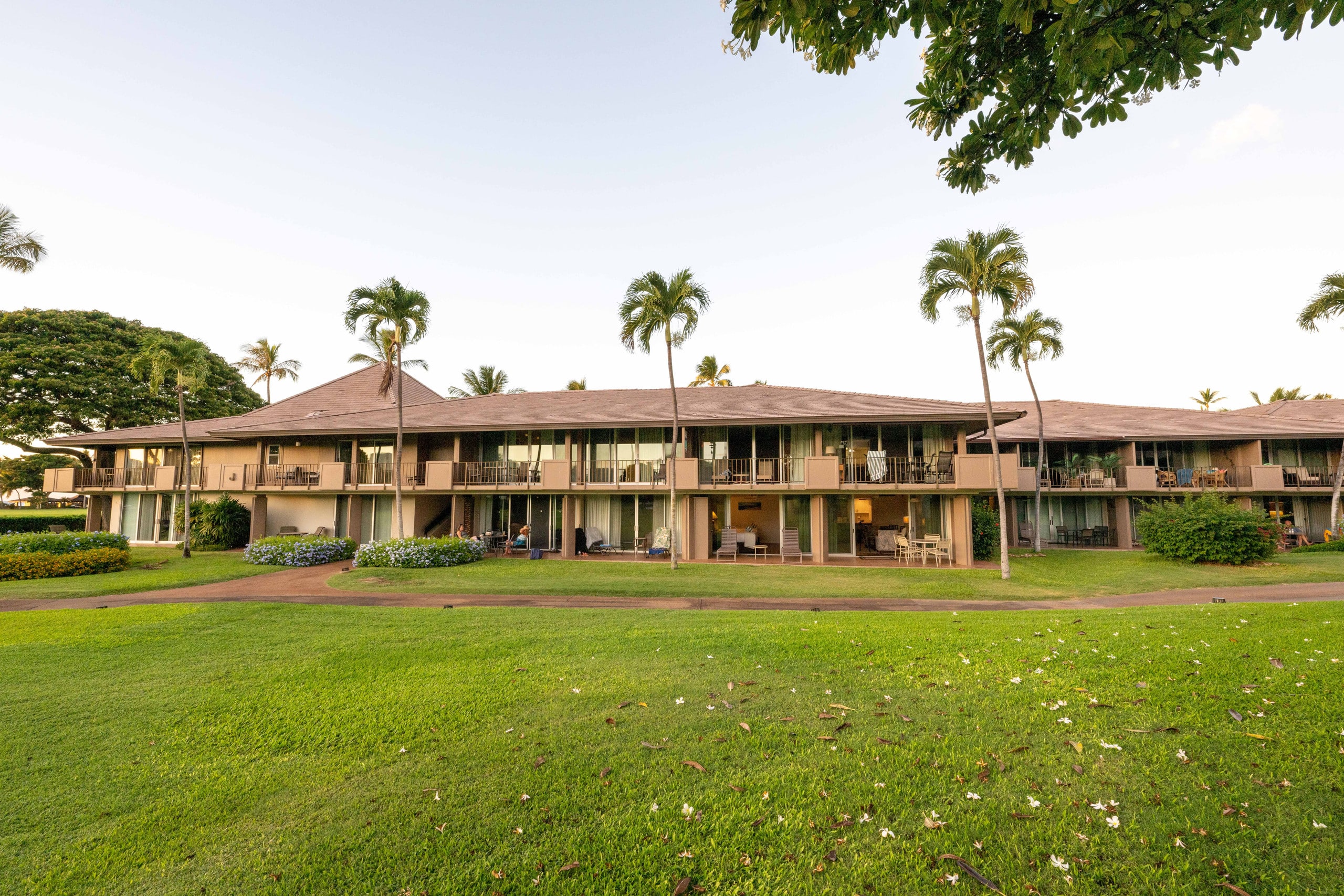 Condo in Lahaina · ★4.93 · 1 bedroom · 3 beds · 1 private bath - Image 39