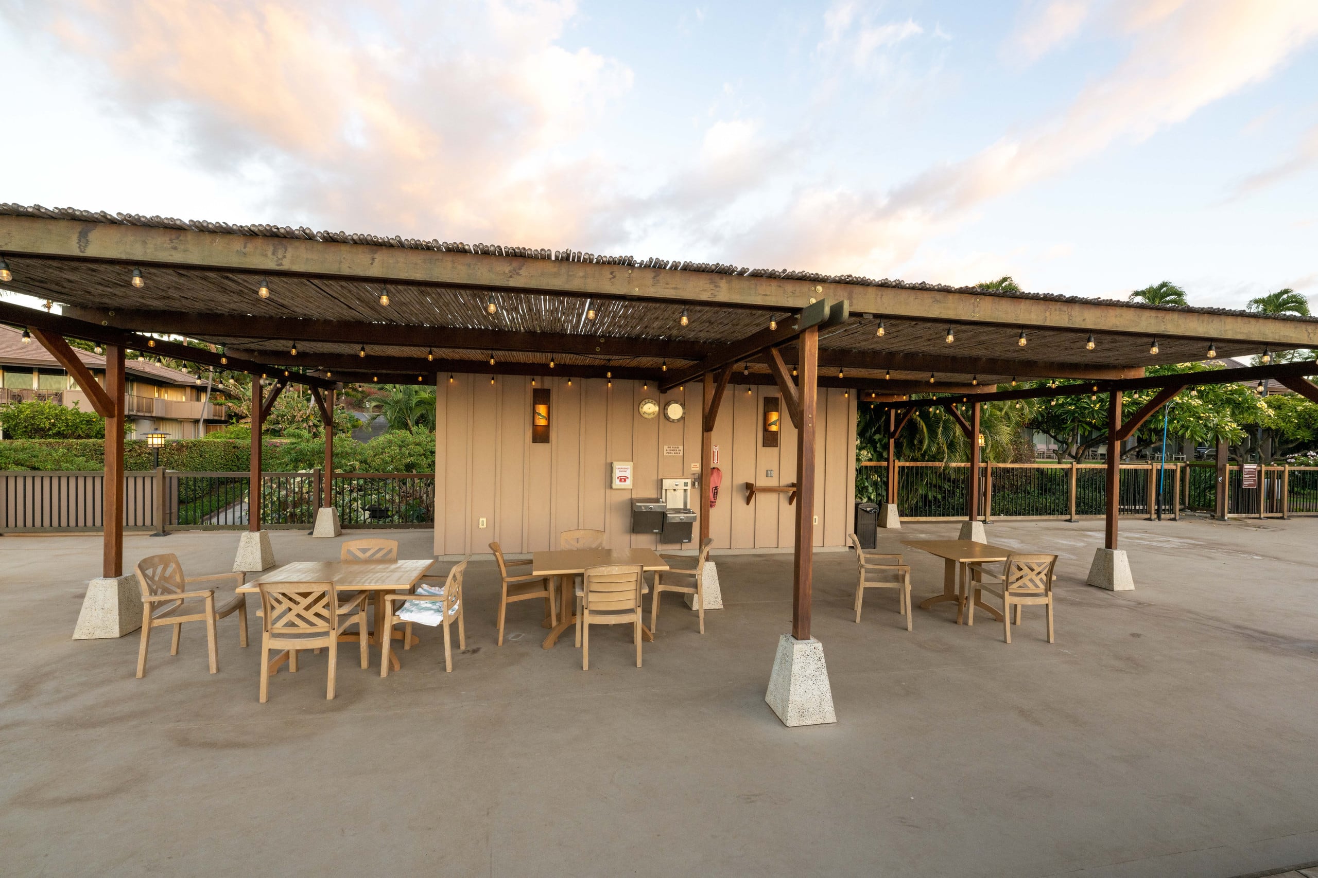 Condo in Lahaina · ★4.93 · 1 bedroom · 3 beds · 1 private bath - Image 24