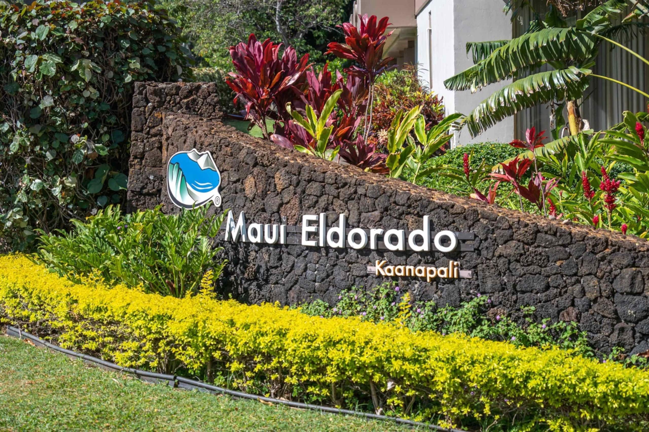 Condo in Lahaina · ★4.93 · 1 bedroom · 3 beds · 1 private bath - Image 43