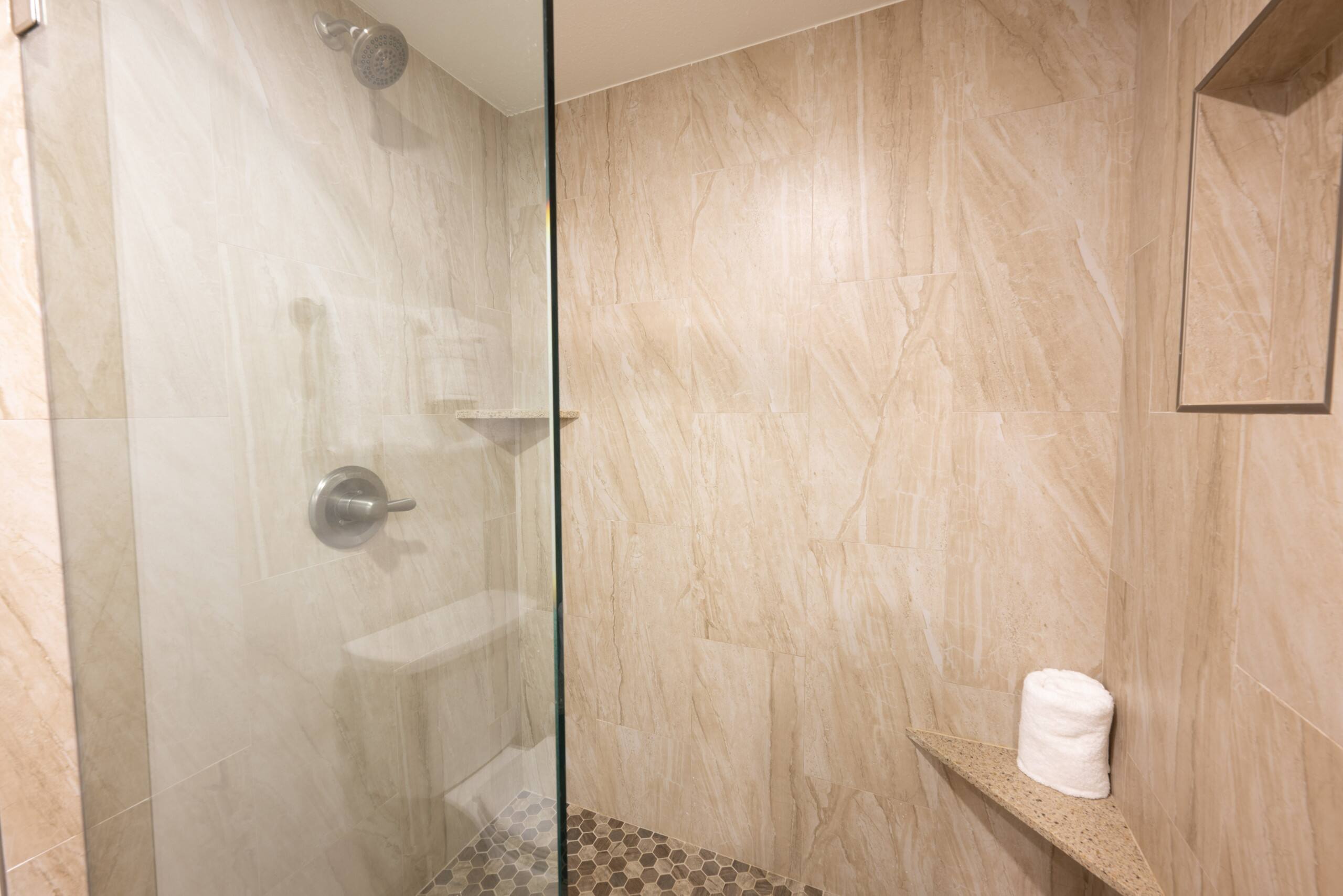 Condo in Lahaina · ★4.93 · 1 bedroom · 3 beds · 1 private bath - Image 20