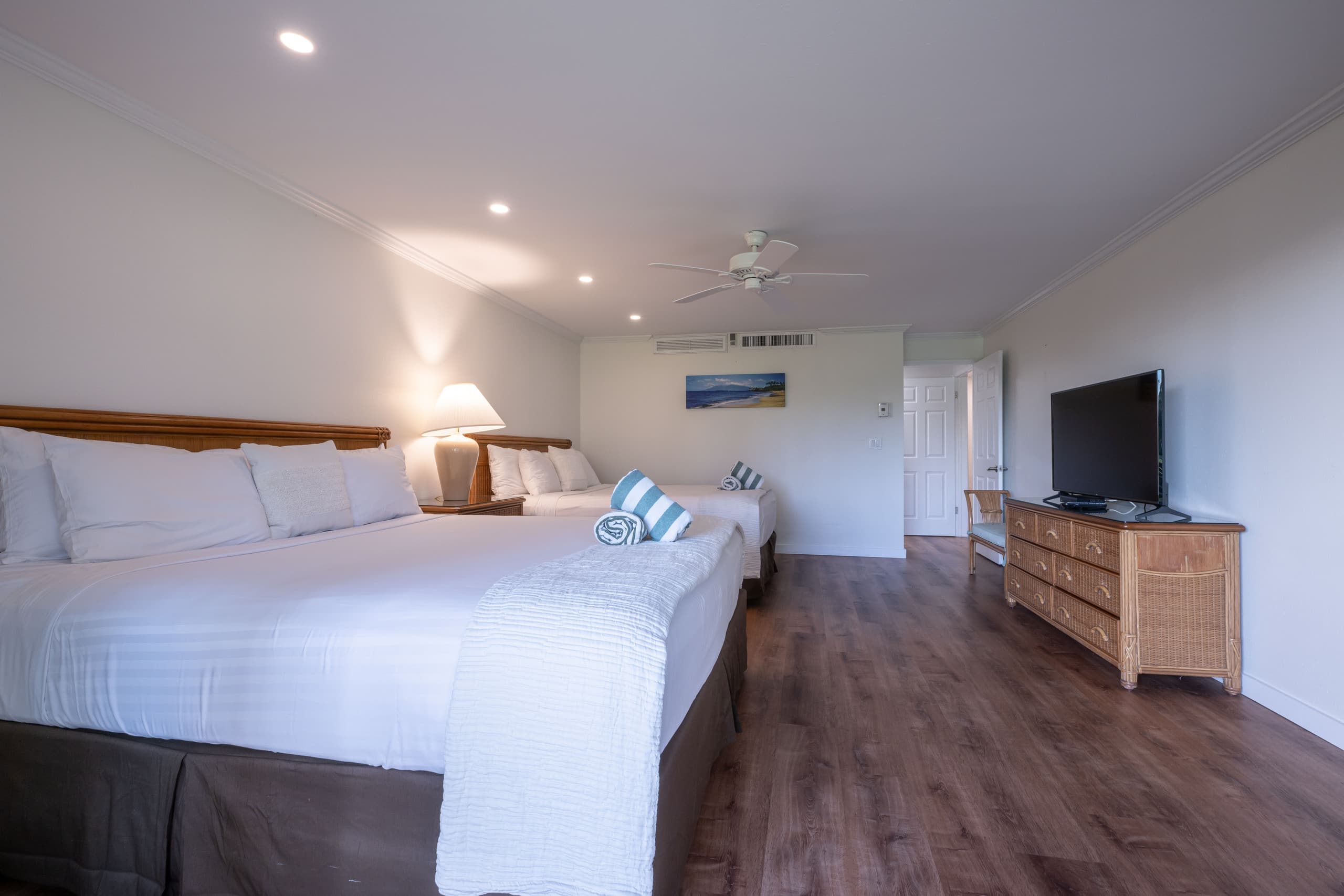 Condo in Lahaina · ★4.93 · 1 bedroom · 3 beds · 1 private bath - Image 14