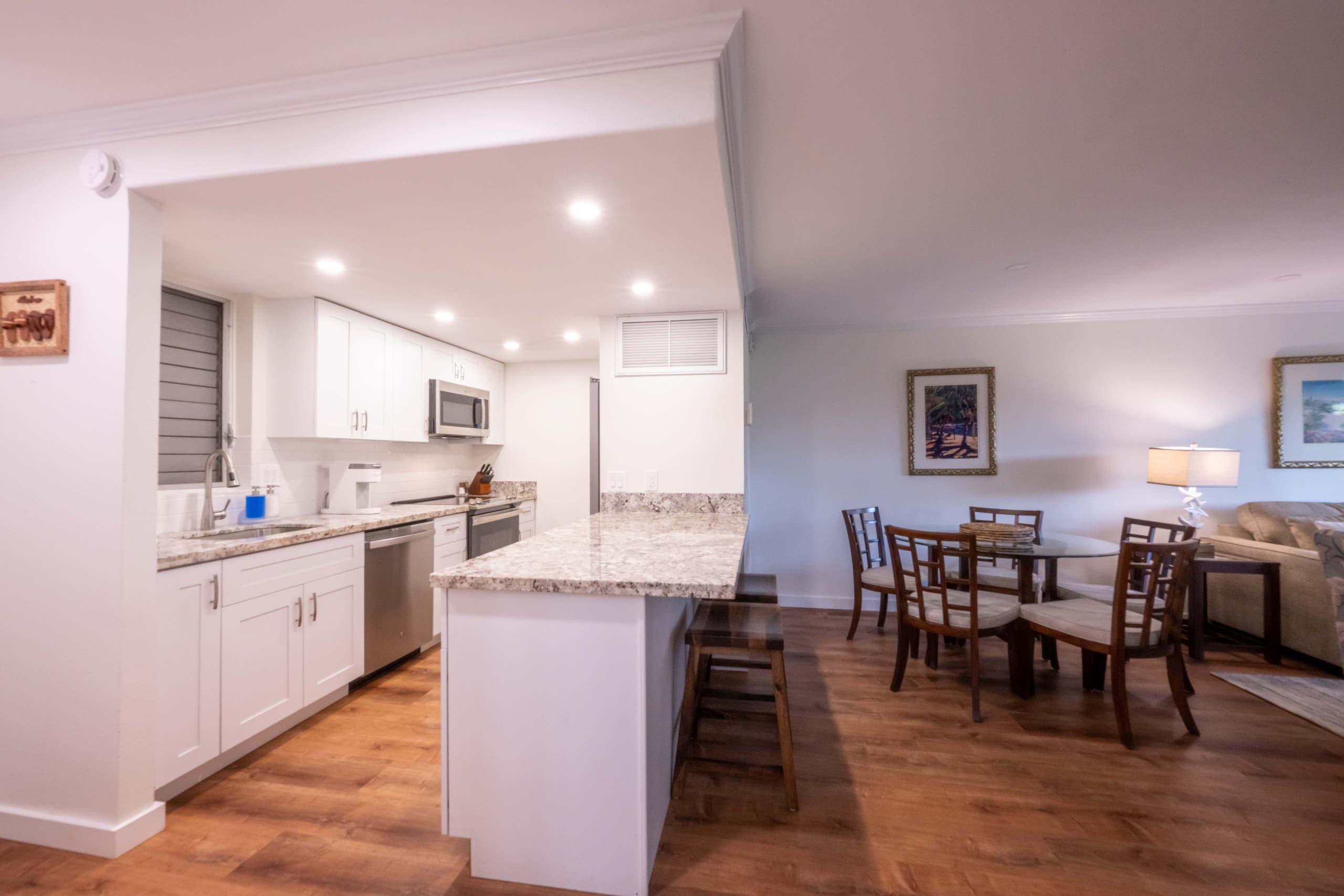 Condo in Lahaina · ★4.93 · 1 bedroom · 3 beds · 1 private bath - Image 5