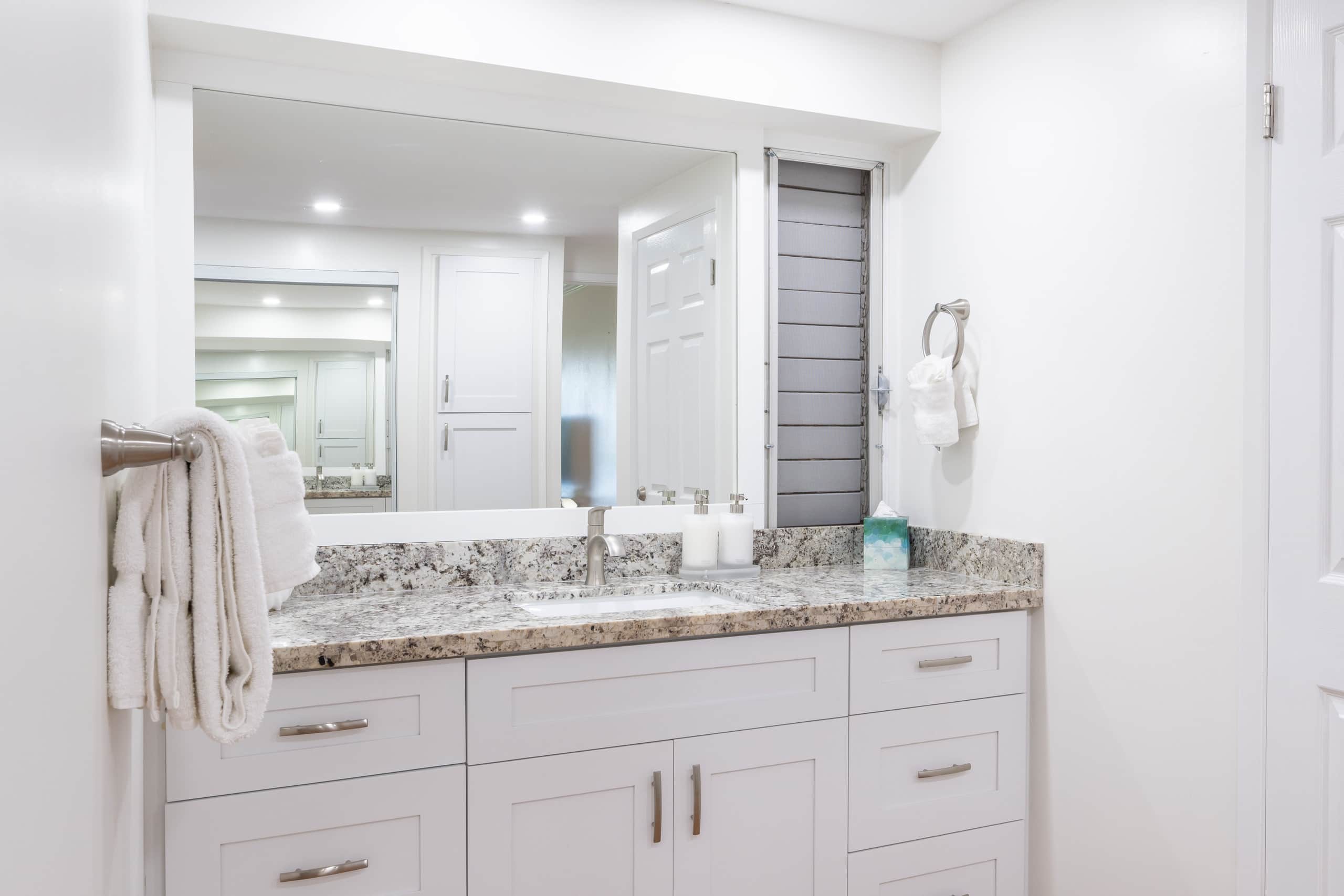 Condo in Lahaina · ★4.93 · 1 bedroom · 3 beds · 1 private bath - Image 18