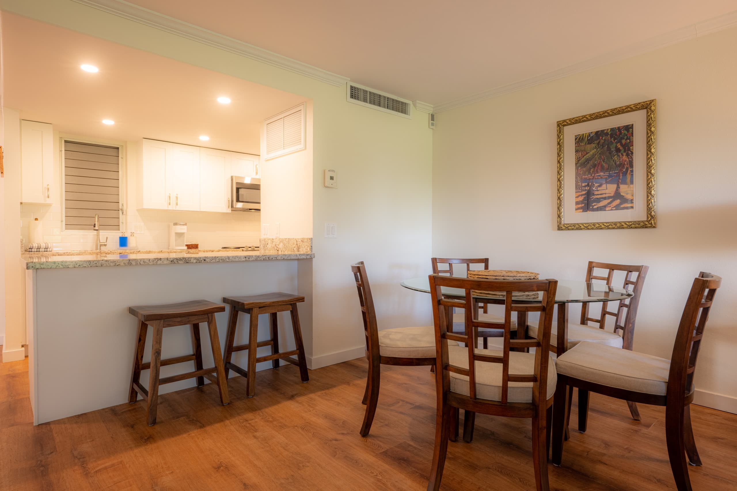 Condo in Lahaina · ★4.93 · 1 bedroom · 3 beds · 1 private bath - Image 11