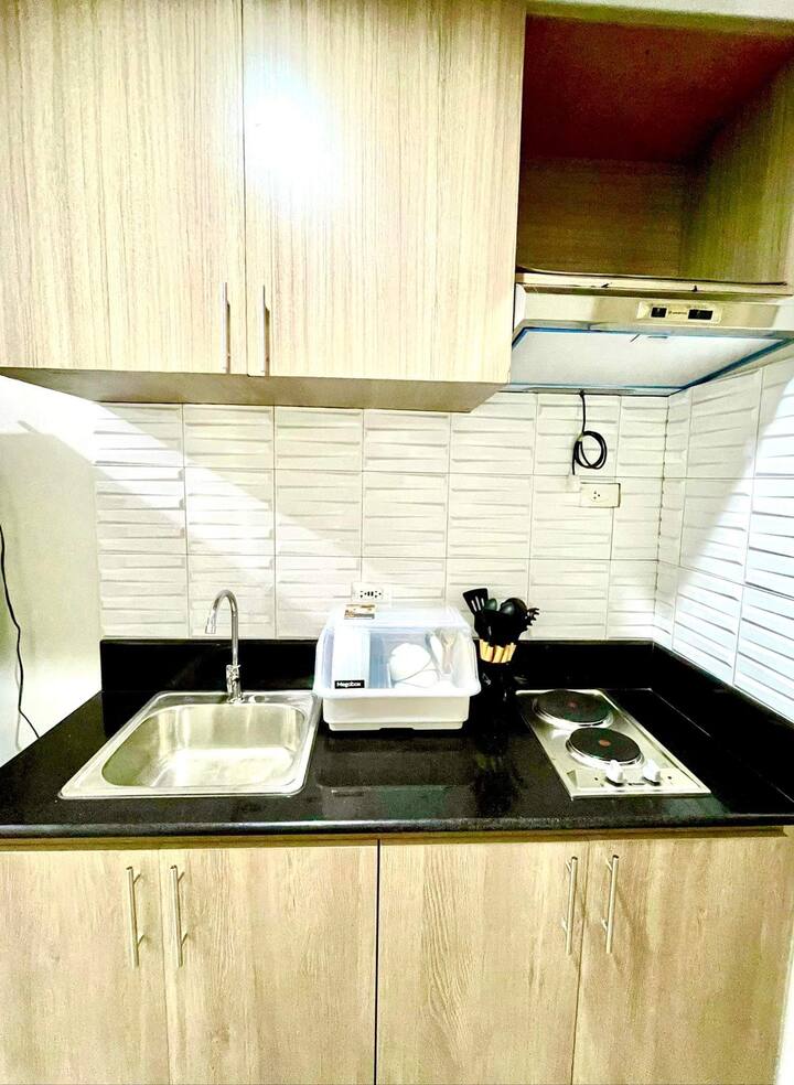 2 bedroom unit at field residences near Airport Condominiums for Rent