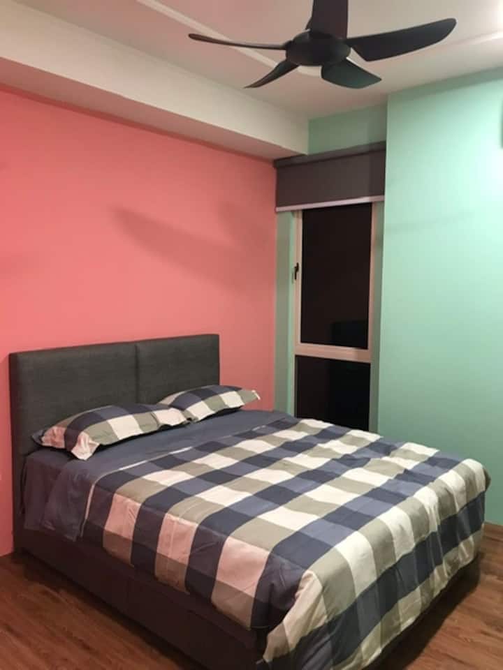 ห้องนอนที่ 2 เตียงควีนไซส์