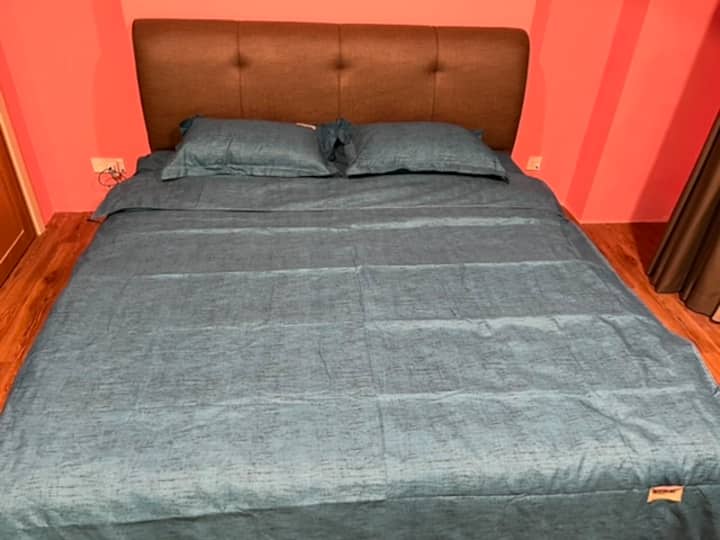 ห้องนอนใหญ่พร้อมห้องน้ำในตัว