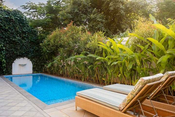 Private pool