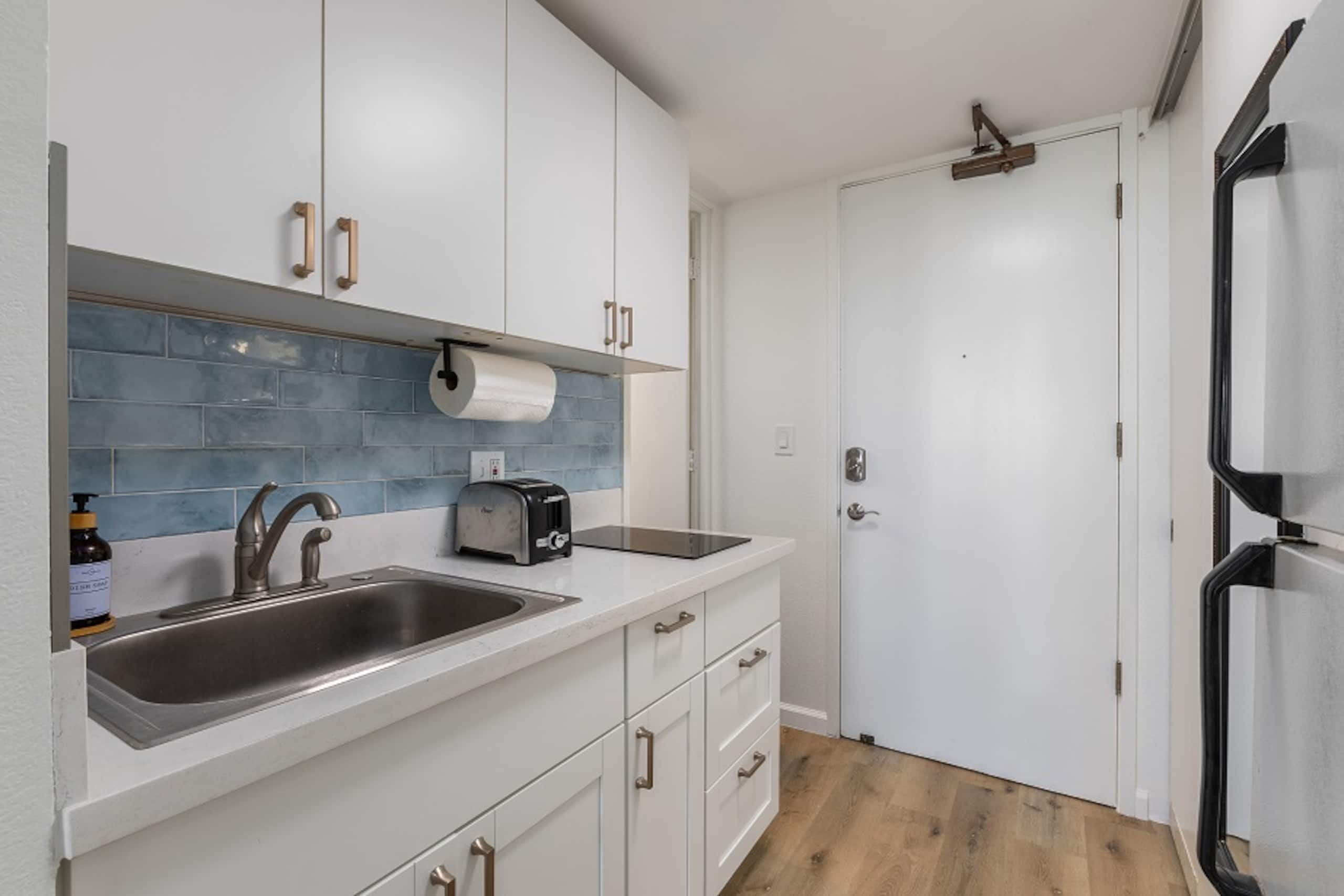 Condo in Honolulu · ★4.89 · 1 bedroom · 1 bed · 1 bath - Image 17