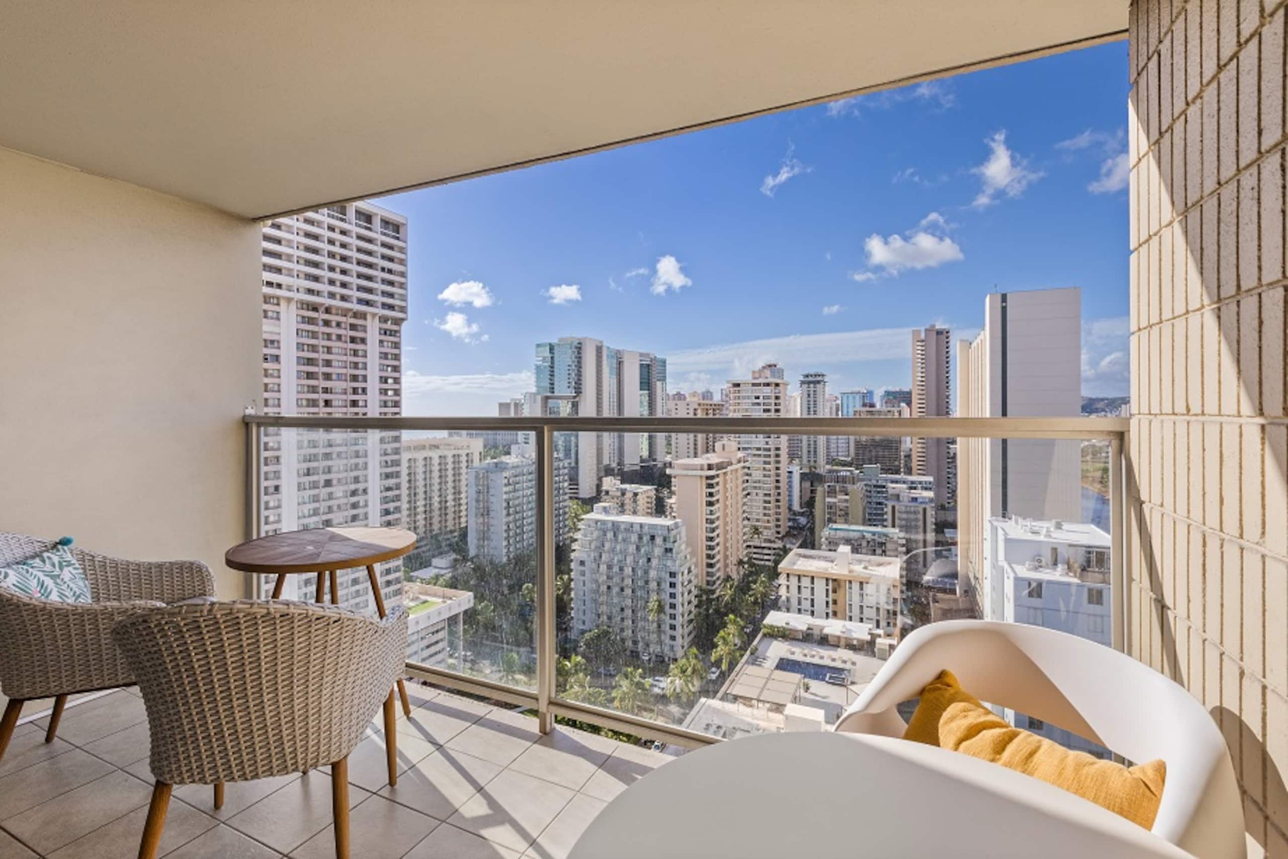 Condo in Honolulu · ★4.89 · 1 bedroom · 1 bed · 1 bath - Image 5