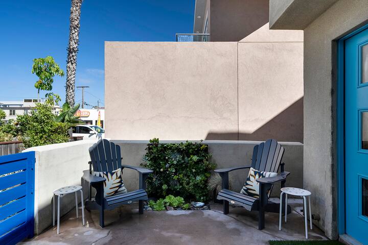 Modern Sandcastle 4bedRM/ 3.5 bath/AC by the Sea gallery image 5