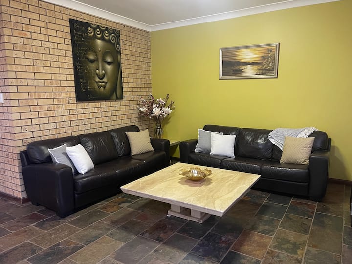 Top 3 PetFriendly Airbnbs In Lightning Ridge, Australia Updated 2024