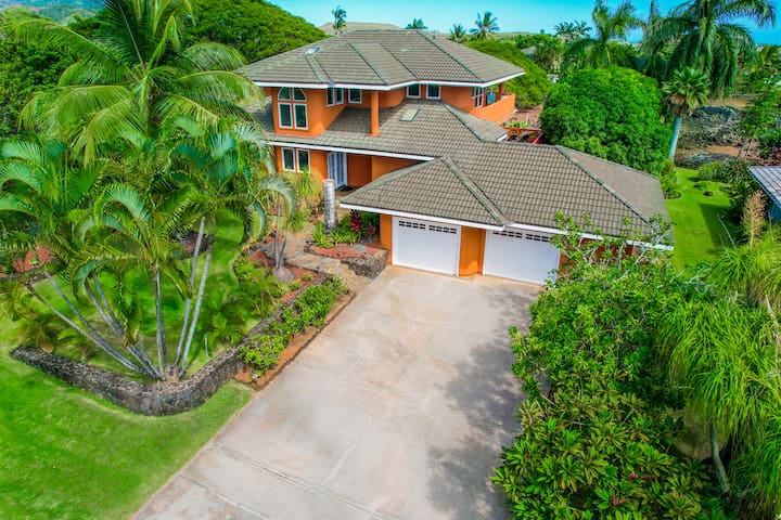 Casual elegant luxuryA/C SPA golf 1 mile to beach