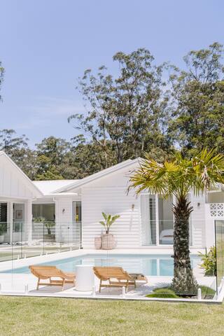 Hidden Gem on private 1.5 acres gallery image 2