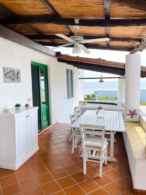 VillaPomelia 50m from the sea with panoramic porch