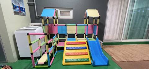 Campground, free parking, Wi-Fi, karaoke machine, 65-inch TV, 70 pyeong private house use one team