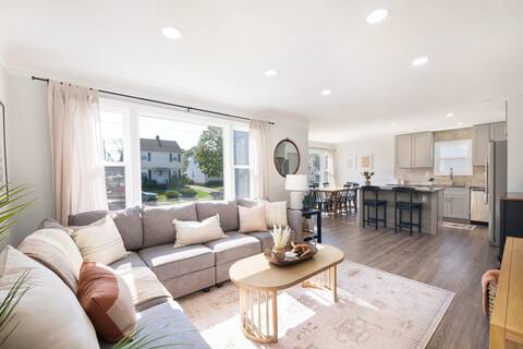 Remodeled Home with Game Room in Parma