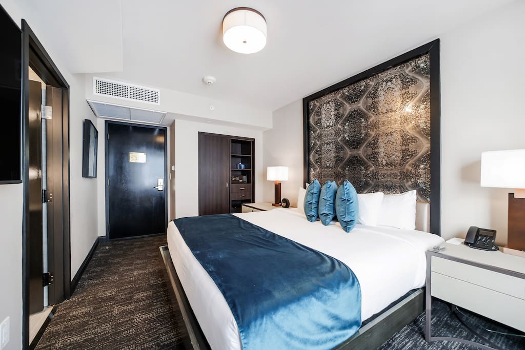 At Mine | Lovely Queen Size Suite in Miami Beach