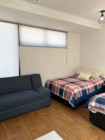 amplia casa acogedora con áreas verdes gallery image 3