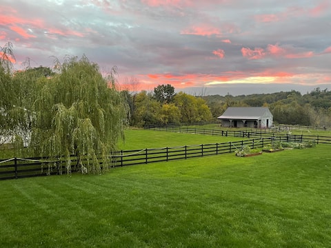 Top performing Airbnb: Farm Guesthouse With Mt View in Kerhonkson