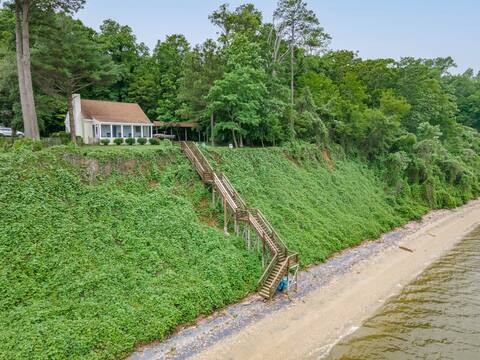 Riverfront Oasis | Kayaks, Private Beach, & More
